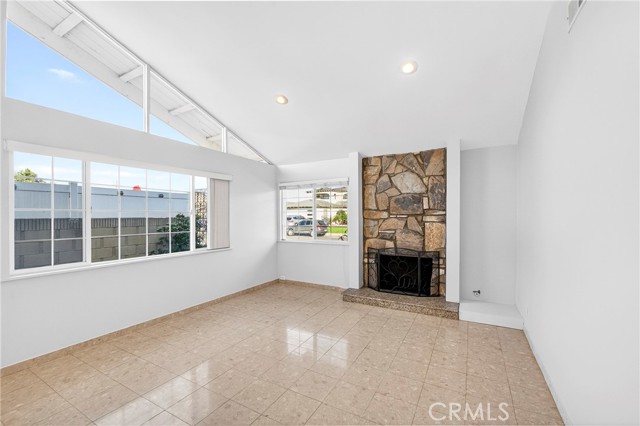 Detail Gallery Image 8 of 45 For 5267 Meadow Wood, Lakewood,  CA 90712 - 3 Beds | 2 Baths