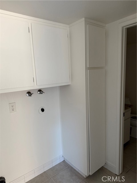 Detail Gallery Image 8 of 9 For 8624 Imperial Hwy #101,  Downey,  CA 90242 - 2 Beds | 1/1 Baths