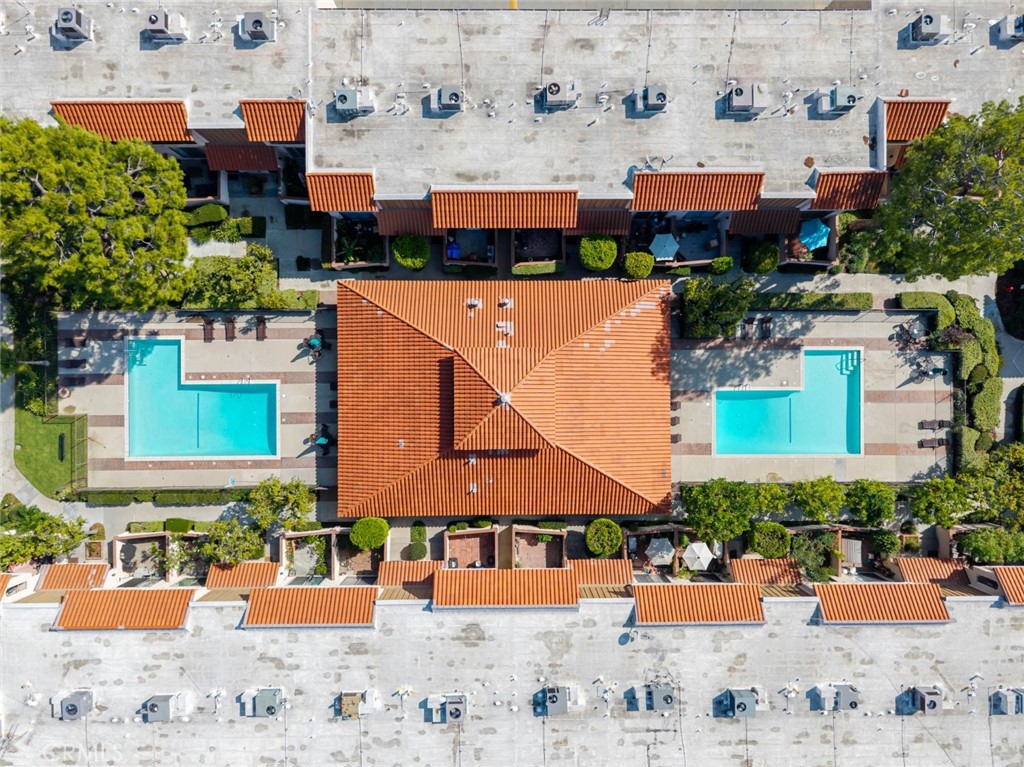https://media.crmls.org/medias/52d8840a-e52b-460f-a469-6914c78a6120.jpg?preset=X-Large