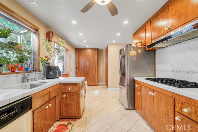 Detail Gallery Image 29 of 44 For 24206 Saint Edens Circle, West Hills,  CA 91307 - 4 Beds | 3 Baths