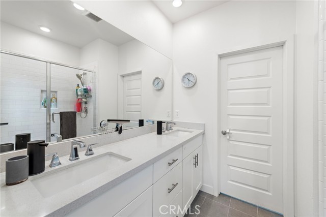 8103 Cooper Lane, Gardena CA: https://media.crmls.org/medias/52db260d-01ca-4fd8-90a9-7857eacee66a.jpg
