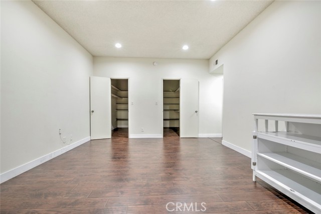 Detail Gallery Image 9 of 39 For 17522 Sherman Way #202,  Van Nuys,  CA 91406 - 2 Beds | 3 Baths