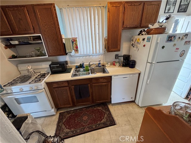 218 N Broadway, Redondo Beach CA: https://media.crmls.org/medias/52dc24ca-52c7-475c-a93f-525b497c48e6.jpg