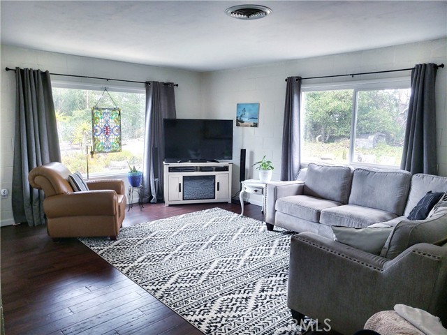 599 Henrietta Avenue, Los Osos CA: https://media.crmls.org/medias/52dcb099-cac0-46f9-b5c9-d55fe2b9fbd6.jpg