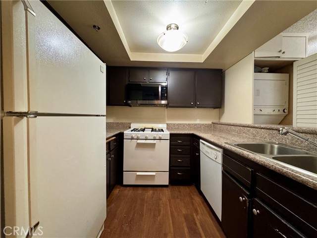 Detail Gallery Image 4 of 16 For 987 E Del Mar Bld #7,  Pasadena,  CA 91106 - 2 Beds | 2 Baths