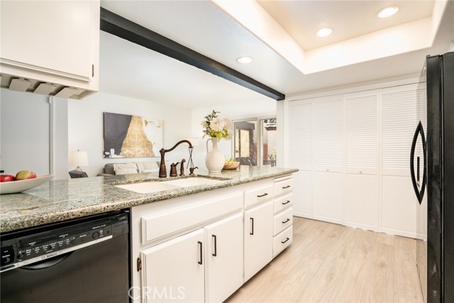 2007 Delaware Street, Huntington Beach CA: https://media.crmls.org/medias/52dd2e25-fbe0-4850-80cf-fe93bd5a33ab.jpg