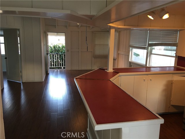 Detail Gallery Image 10 of 23 For 435 1/2 Heliotrope, Corona Del Mar,  CA 92625 - 2 Beds | 1 Baths