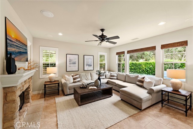 21 Corte Lomas Verdes, San Clemente CA: https://media.crmls.org/medias/52defb10-da48-4fd7-9f7f-ea5e60121ac2.jpg