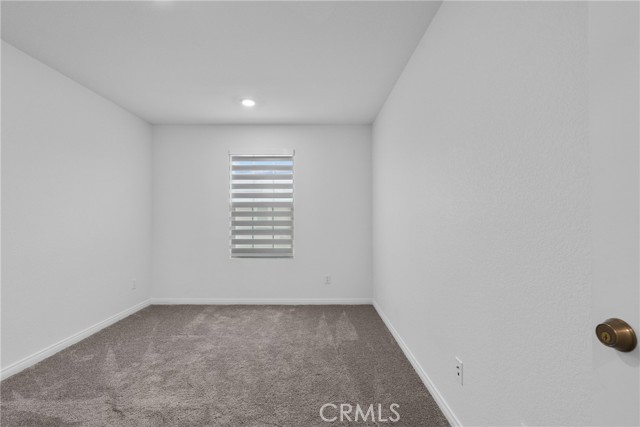 3981 E Huntington Street, Ontario CA: https://media.crmls.org/medias/52df189f-e765-465e-926b-dd0d90ebdb01.jpg