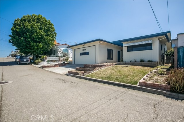 1844 Hillcrest Drive, Hermosa Beach, California 90254, 3 Bedrooms Bedrooms, ,2 BathroomsBathrooms,Residential,Sold,Hillcrest,SB17119097