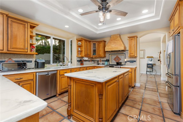 Detail Gallery Image 14 of 69 For 22088 Mustang Ct, Canyon Lake,  CA 92587 - 5 Beds | 4 Baths