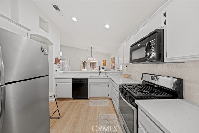 Detail Gallery Image 14 of 36 For 5314 Silvergate, Bakersfield,  CA 93313 - 3 Beds | 2 Baths