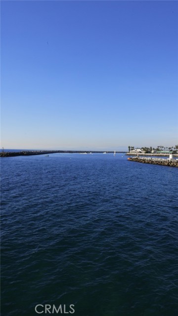 Detail Gallery Image 9 of 50 For 107 S Helberta Avenue #4,  Redondo Beach,  CA 90277 - 3 Beds | 3 Baths