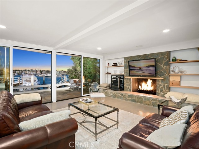 Detail Gallery Image 18 of 24 For 1344 W Bay Ave, Newport Beach,  CA 92661 - 4 Beds | 4 Baths
