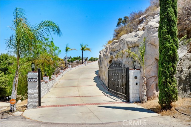 Detail Gallery Image 3 of 53 For 17295 Ridge Canyon Dr, Riverside,  CA 92506 - 4 Beds | 2/1 Baths