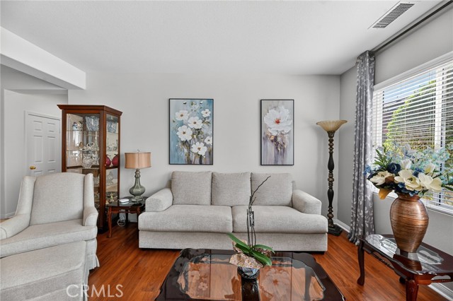 Detail Gallery Image 8 of 67 For 32797 Secretariat Ct, Menifee,  CA 92584 - 5 Beds | 4 Baths