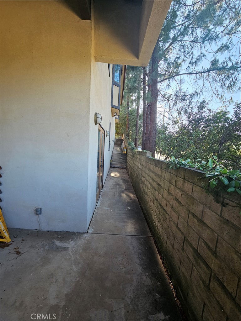 https://media.crmls.org/medias/52e3a982-8f1b-4c11-9a76-4f2d47ea466a.jpg?preset=X-Large