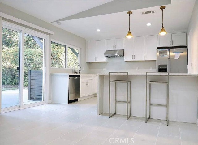 13651 Espirit Way, Irvine CA: https://media.crmls.org/medias/52e3ca40-49a4-47d7-b09a-83eda62fa8d4.jpg