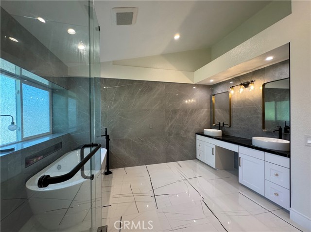 13745 Moonshadow Place, Chino Hills CA: https://media.crmls.org/medias/52e4b206-e0df-44c6-973b-481d99597c3d.jpg