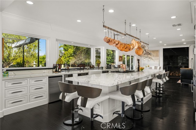 Detail Gallery Image 7 of 34 For 9821 Brentwood Dr, North Tustin,  CA 92705 - 3 Beds | 3/1 Baths