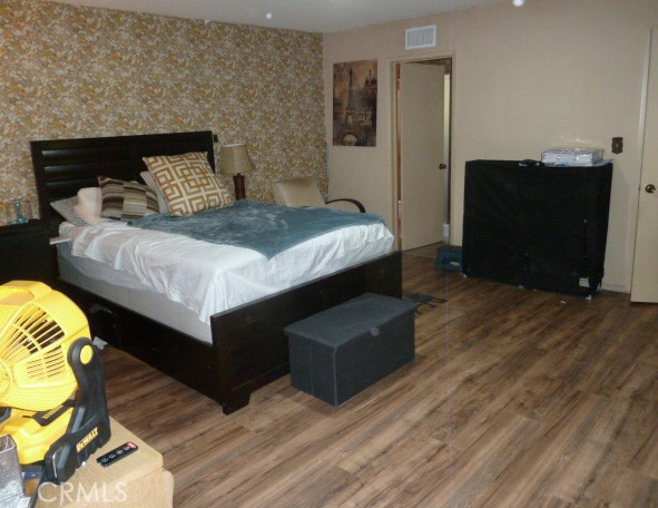 15411 Runnymede Street, Van Nuys CA: https://media.crmls.org/medias/52e5d0da-0bae-4694-bc02-b61ce1fa0358.jpg