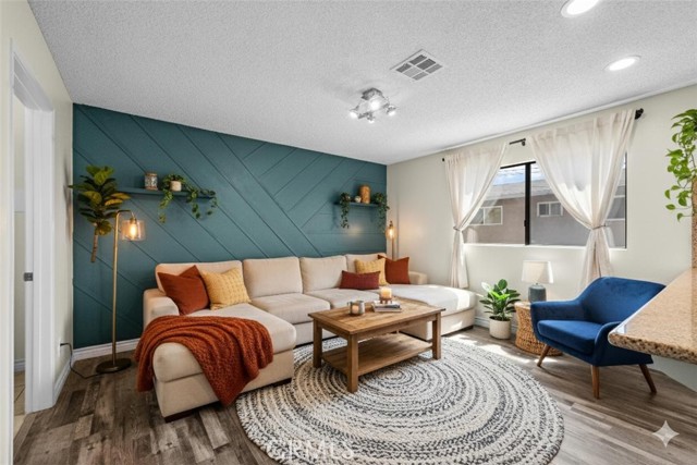 Detail Gallery Image 3 of 28 For 522 N Nicholson Ave a,  Monterey Park,  CA 91755 - 3 Beds | 2/1 Baths