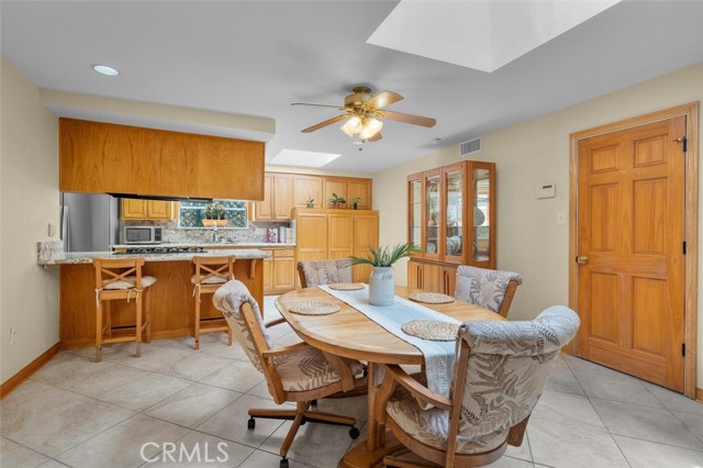 Detail Gallery Image 6 of 53 For 26826 Rolling Vista Dr, Lomita,  CA 90717 - 5 Beds | 3 Baths