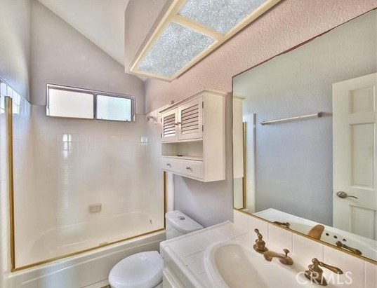202 10th Street, Huntington Beach CA: https://media.crmls.org/medias/52e61569-54e1-4528-b36d-3ecb5e2c789f.jpg