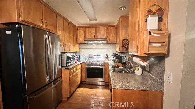 11053 Elmcrest St, El Monte CA: https://media.crmls.org/medias/52e7f548-f91a-459f-bf63-2764a69e0eca.jpg