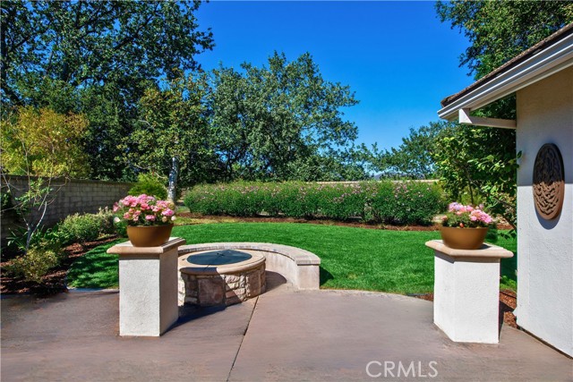 2275 Shadow Spring Place, Westlake Village CA: https://media.crmls.org/medias/52e80960-8ff2-4b1b-bc02-876a442be322.jpg
