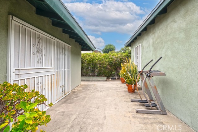 2996 Gladstone Street, Pomona CA: https://media.crmls.org/medias/52e814fe-d40d-498e-9d4a-7e74e6774ea2.jpg