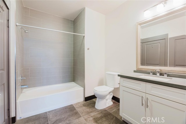24595 Town Center Drive, Valencia CA: https://media.crmls.org/medias/52e81635-54be-420b-935b-61fc81d7c73f.jpg