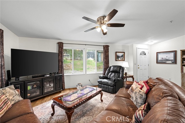 Detail Gallery Image 4 of 55 For 635 Circle Dr, Oroville,  CA 95966 - 3 Beds | 2 Baths