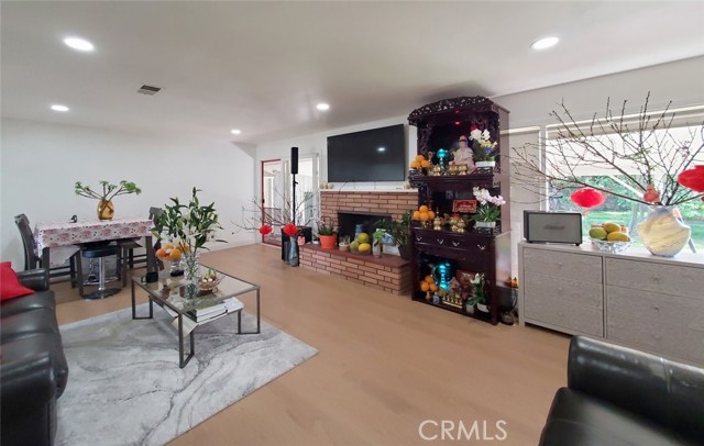 Detail Gallery Image 9 of 32 For 9862 Royal Palm, Garden Grove,  CA 92841 - 3 Beds | 2 Baths