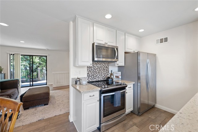 Detail Gallery Image 6 of 25 For 16893 Stoneglass #91,  Tustin,  CA 92780 - 2 Beds | 1 Baths