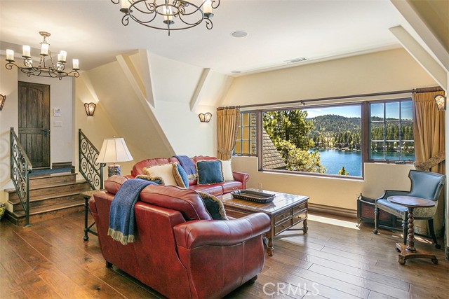 28087 North Shore Road, Lake Arrowhead CA: https://media.crmls.org/medias/52e8d57d-11dc-4a6e-88d0-cea74a5dac0d.jpg