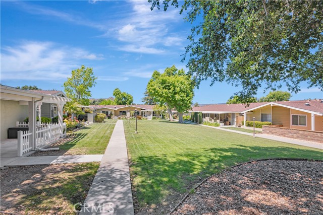 Detail Gallery Image 7 of 48 For 19223 Avenue of the Oaks #D,  Newhall,  CA 91321 - 2 Beds | 1 Baths
