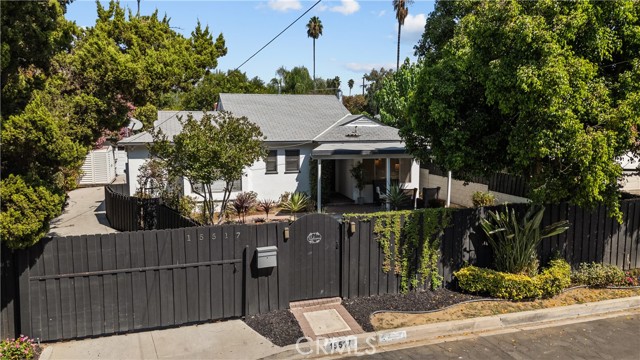 Image 3 for 15517 Wyandotte St, Van Nuys, CA 91406