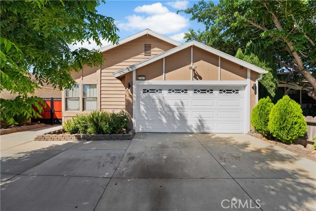 2701 Juniper Drive, Palmdale CA: https://media.crmls.org/medias/52e9cd2f-c2b9-4ff5-b165-9caa914d4ee4.jpg