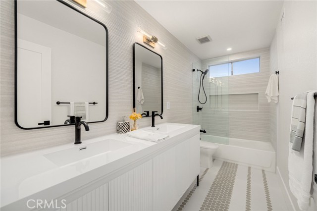 24362 Via Santa Clara, Mission Viejo CA: https://media.crmls.org/medias/52eac642-7b7f-479b-9110-c731c045dd7b.jpg