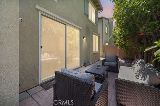 Detail Gallery Image 2 of 35 For 16741 Tim Ln, Van Nuys,  CA 91406 - 4 Beds | 3 Baths