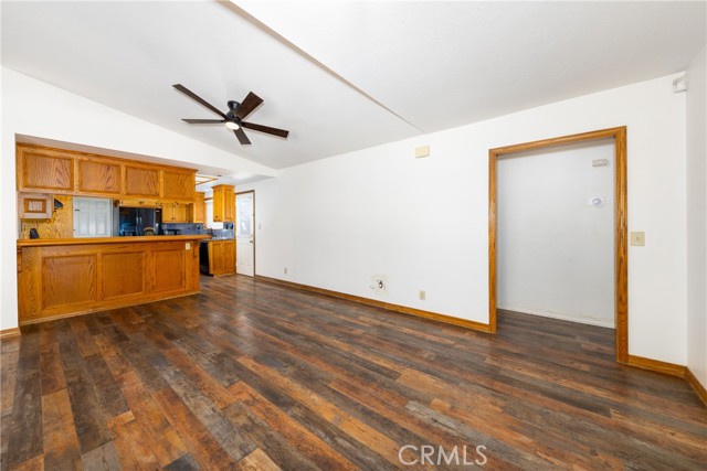 14734 Melbourne Avenue, Hesperia CA: https://media.crmls.org/medias/52eb6283-755d-48b0-a3d9-ffb33b459168.jpg