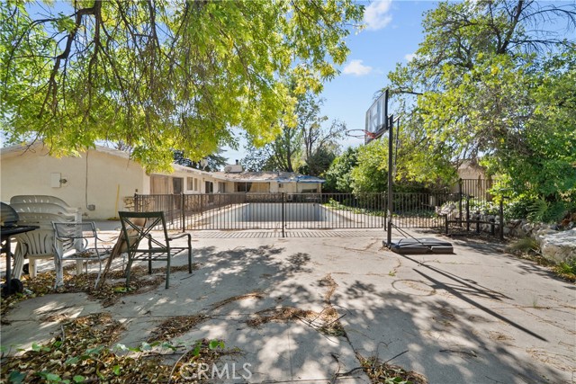 Detail Gallery Image 5 of 7 For 17243 Halsey, Granada Hills,  CA 91344 - 4 Beds | 3/1 Baths