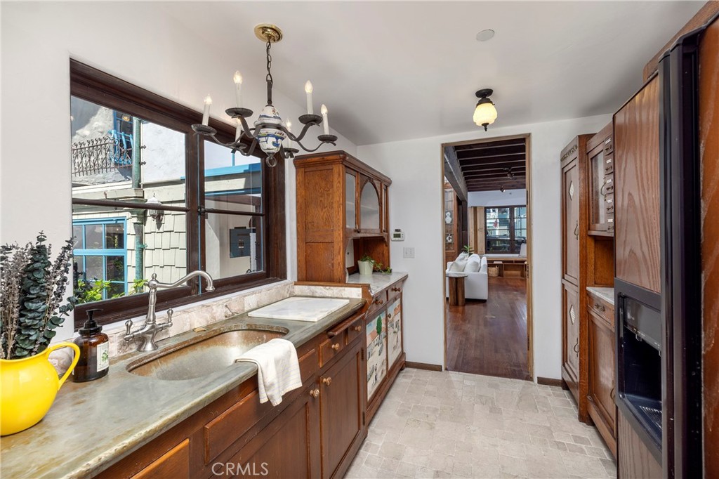 52ec83c4 B085 44de B2cf 7b1fa80023a1