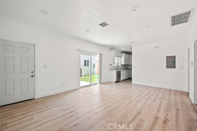 939 E 97th Street, Los Angeles CA: https://media.crmls.org/medias/52ed829b-eaa0-451c-a0e2-afb14a2ff1f2.jpg
