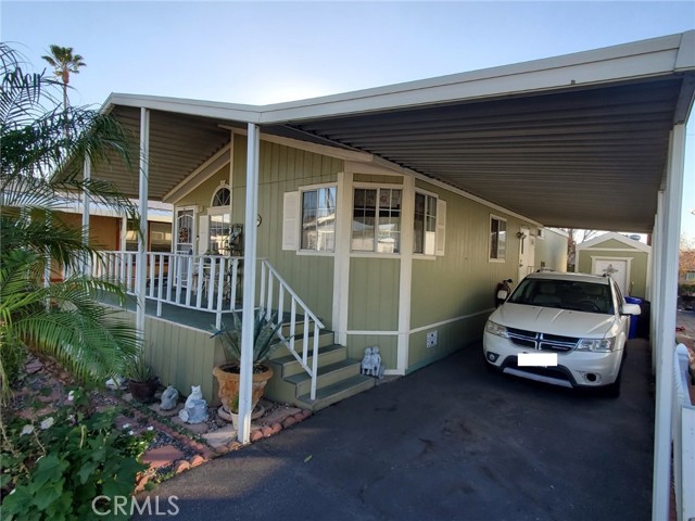 Detail Gallery Image 3 of 4 For 20401 Soledad Canyon Rd #114,  Canyon Country,  CA 91351 - 3 Beds | 2 Baths