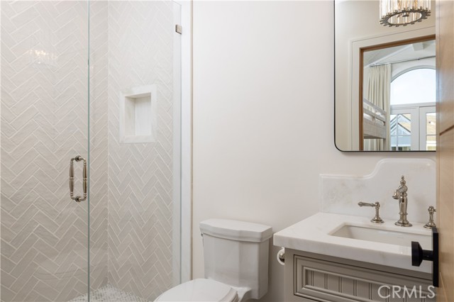 Detail Gallery Image 20 of 72 For 8 Gleneagles Dr, Newport Beach,  CA 92660 - 5 Beds | 5/1 Baths