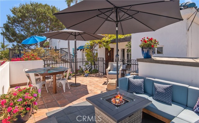1236 3rd Street, Hermosa Beach, California 90254, 2 Bedrooms Bedrooms, ,2 BathroomsBathrooms,Residential,Sold,3rd,SB22195977