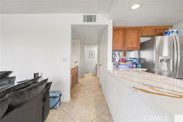 40420 Valiente Drive, Palmdale CA: https://media.crmls.org/medias/52ef83aa-758b-478a-beca-1886a8c59144.jpg