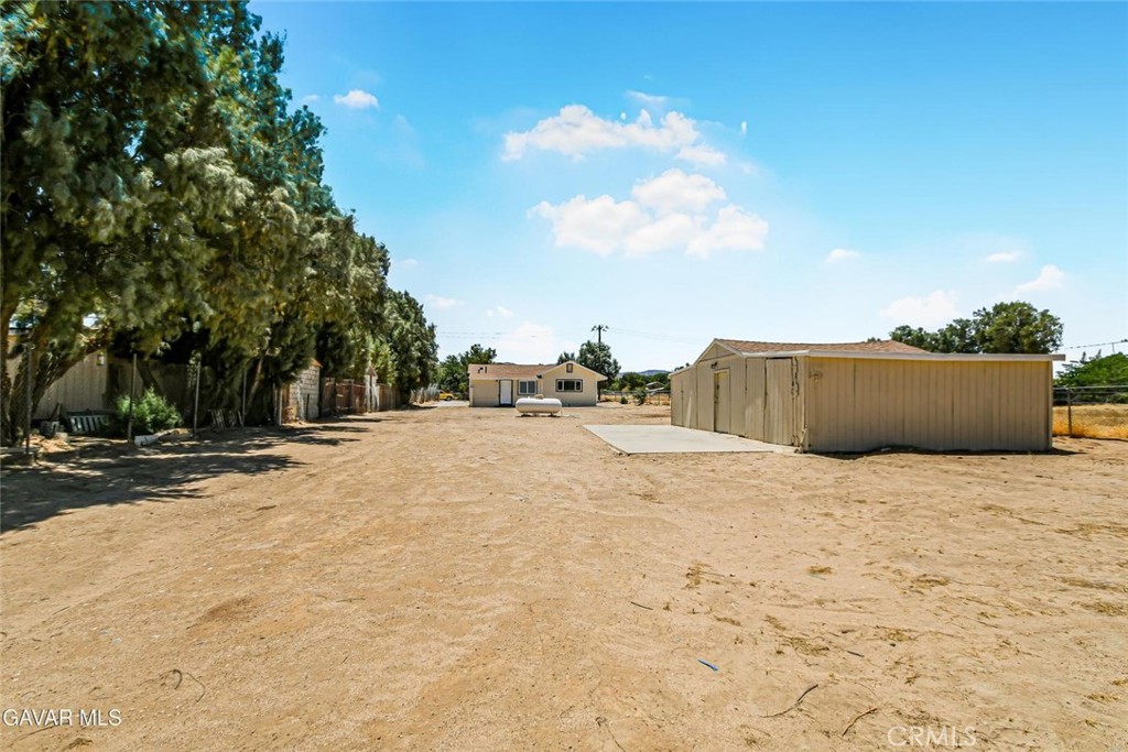 https://media.crmls.org/medias/52efbbb6-5510-4a71-bf32-3a1f4f93a05b.jpg?preset=X-Large